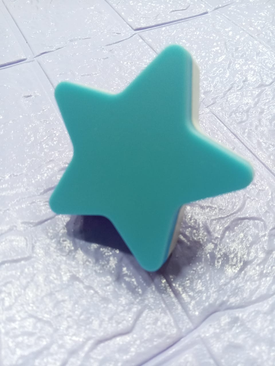 1 PC LED Night Light Sensor Control Night Lamp Energy Saving LED Sensor Lamp Star Shape Nightlight for Children Kids Bedroom Plug ( Random Color)